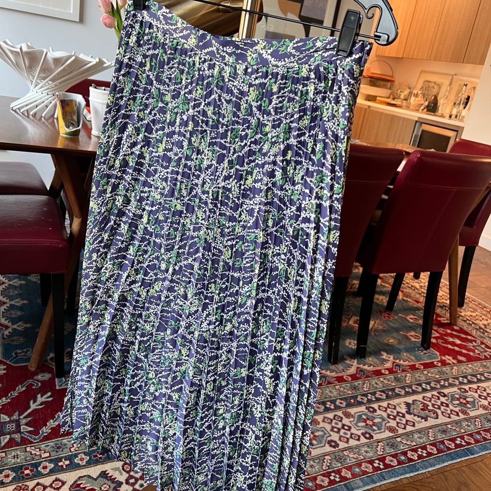 Floral, silk, and pleats skirt